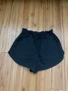 XiRENA Wesley Short in Vintage Black